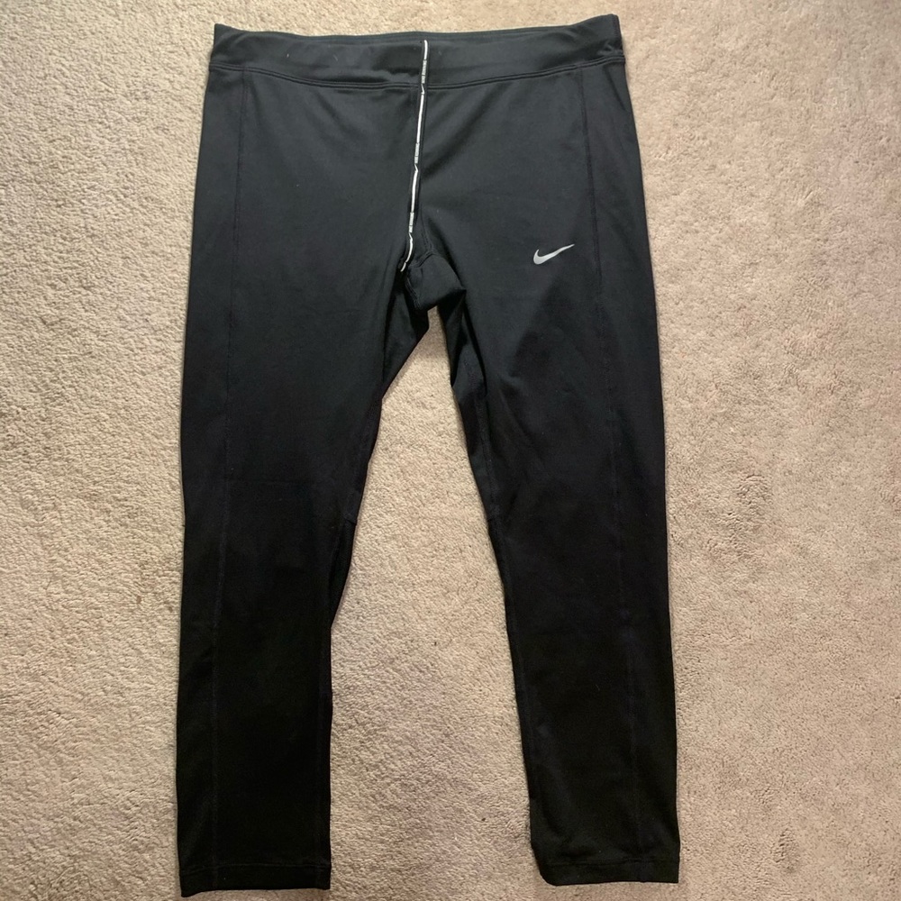 Nike Women’s Cropped Workout Leggings